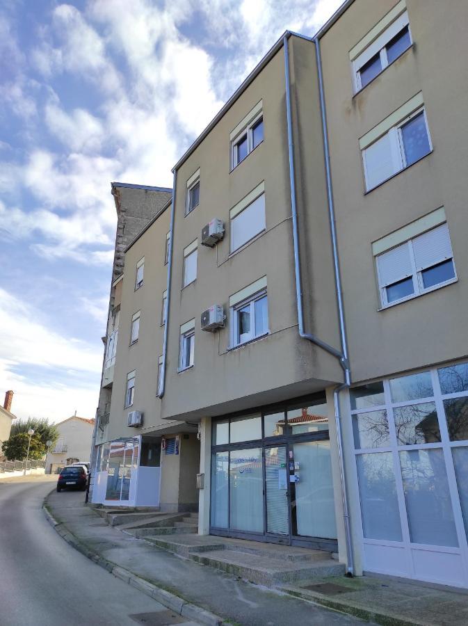 Apartment Dorrea プーラ エクステリア 写真